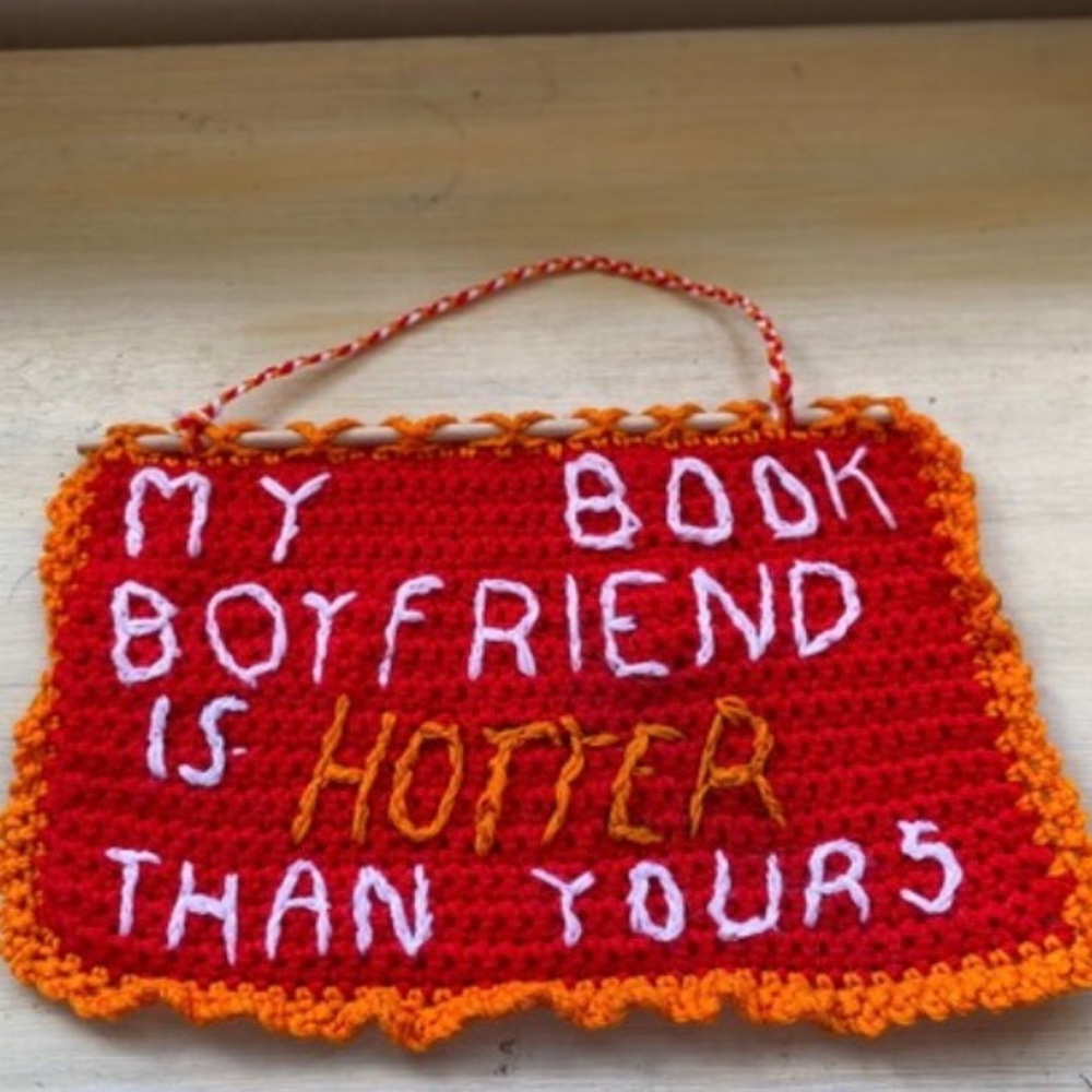 Crochet wall hanging for your reading space